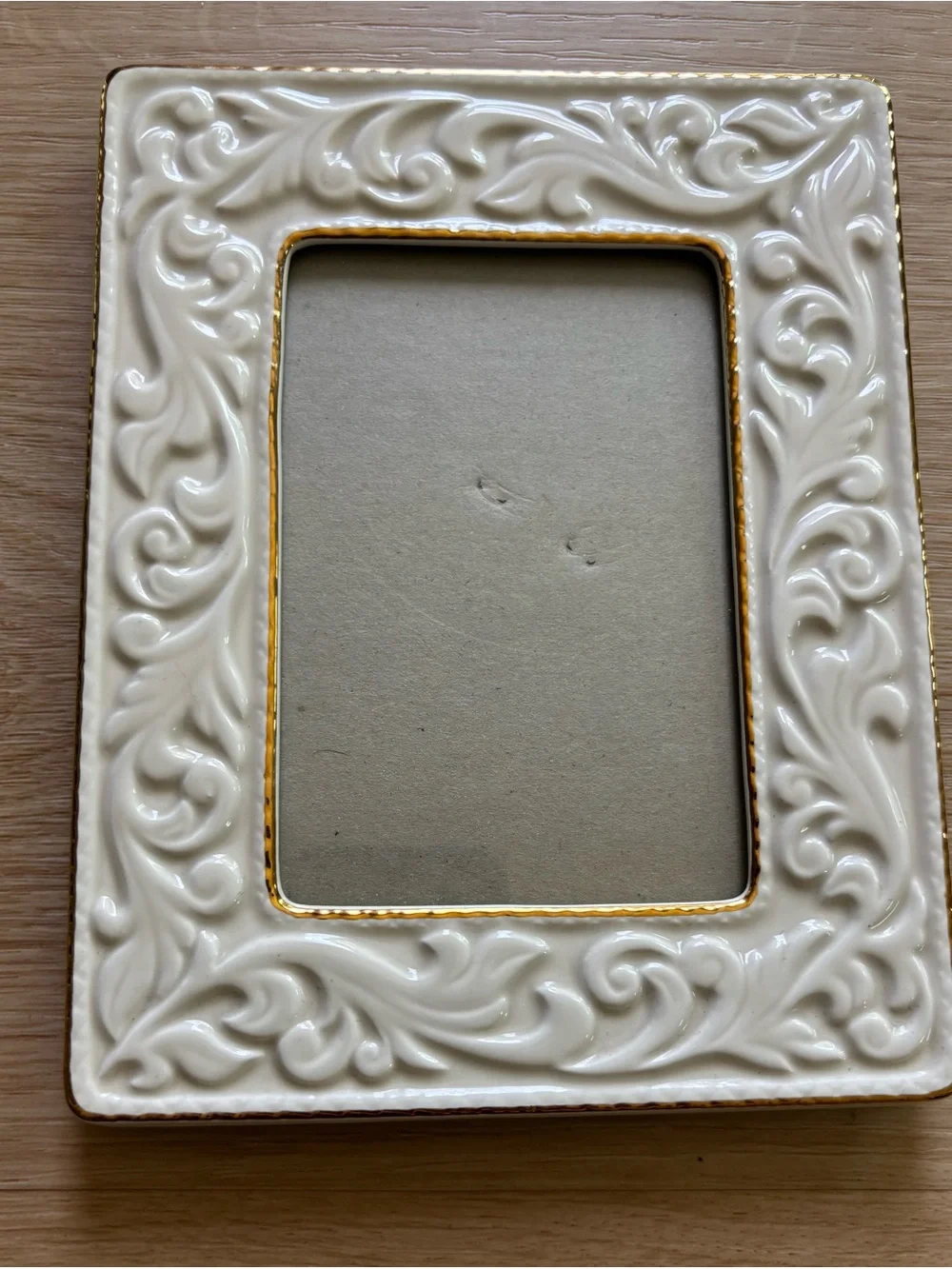 Elegant Cream Ceramic Photo Frame with Gold Trim